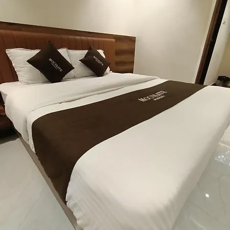 Moon Lite Residency - Marve Road Malad West - Premium Couple Friendly 2* Mumbai