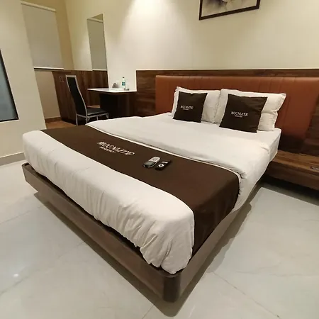 Moon Lite Residency - Marve Road Malad West - Premium Couple Friendly 2* Mumbai