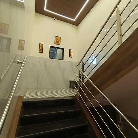 Hotel Moon Lite Residency - Marve Road Malad West - Premium Couple Friendly 2*