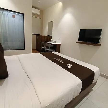 Moon Lite Residency - Marve Road Malad West - Premium Couple Friendly Hotel