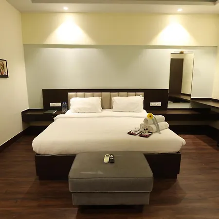 Country By Kempinski And - International Airport 3*