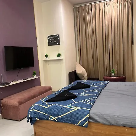 Ivy Splendour Private B, Oshiwara