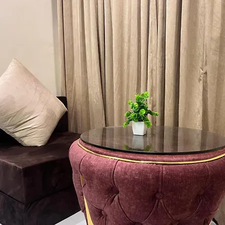 Ivy Splendour Private B, Oshiwara *