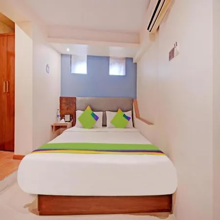 Guest house Glitz The Pacific - Nr Solitaire Corporate Park Mumbai