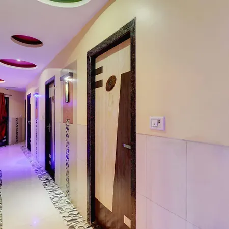 Icon Near T-2 International Airport Guest house Mumbai