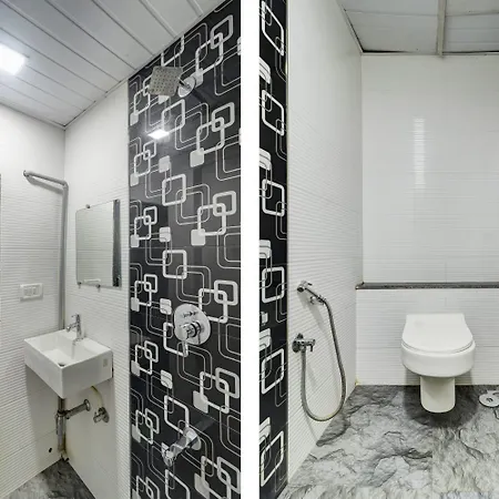 Icon Near T-2 International Airport Guest house 2*