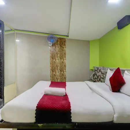 Icon Near T-2 International Airport Guest house Mumbai