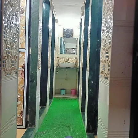 Golden View Dormitory * Mumbai