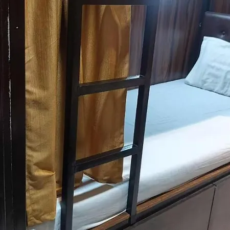Golden View Dormitory Guest house *