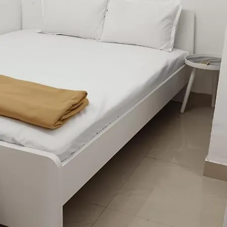 1br In Parel By Flora *