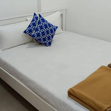 1br In Parel By Flora Apartment