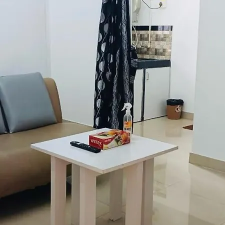 1br In Parel By Flora