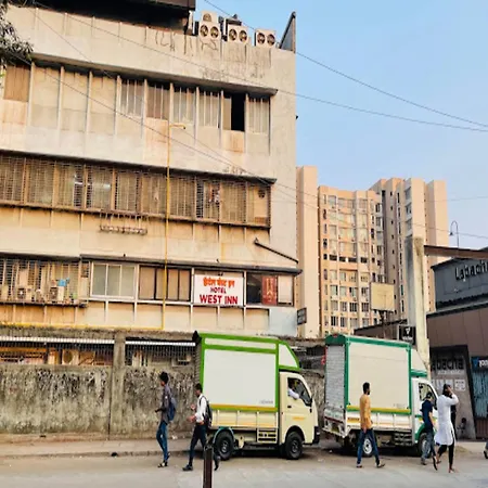 Glitz West - Nr International Airport T2 Guest house Mumbai