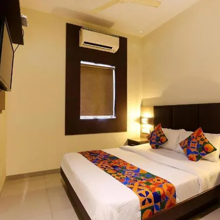 Glitz West - Nr International Airport T2 Guest house