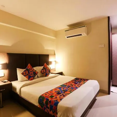 Glitz West - Nr International Airport T2 Guest house 2*