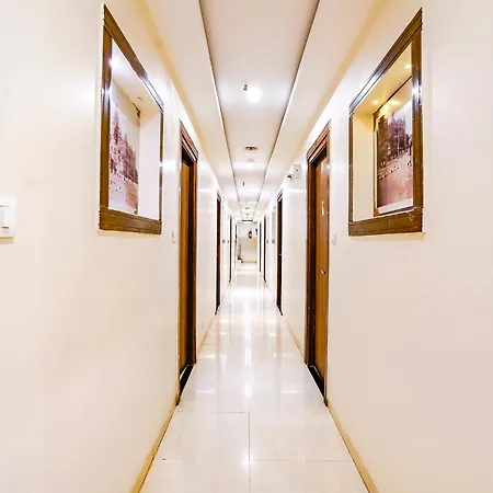 Fabhotel Amber Palace - Nr & Csmt Station