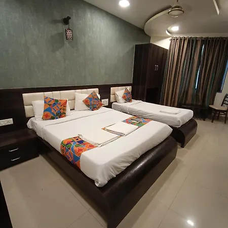 Guest house The Adore Palace - Near Airport & Visa Consultant Mumbai