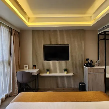 Dragonfly - The Art Hotel 4*