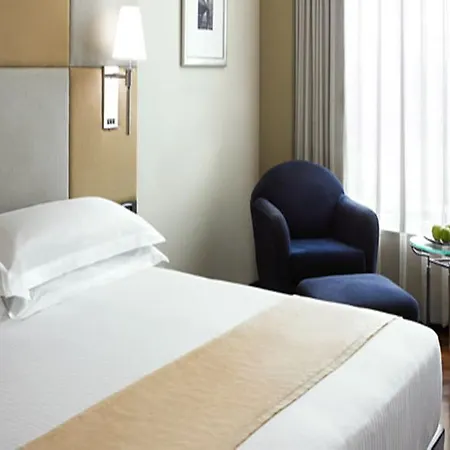 Hotel Hyatt Regency International Airport 5*