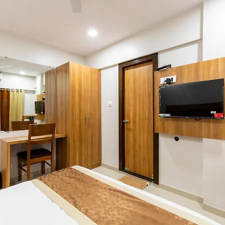 Embassy Park - Bkc Hotel