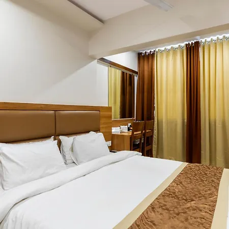 Hotel Embassy Park - Bkc 2*