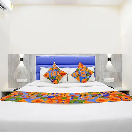 Hotel Fabhotel Good Luck Residency