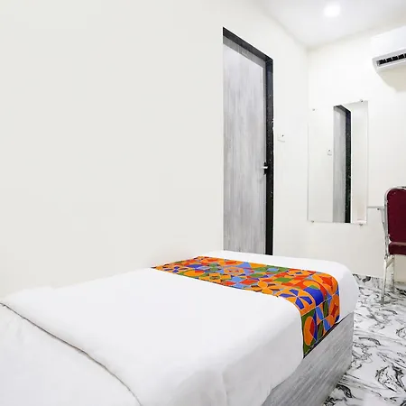 Hotel Fabhotel Good Luck Residency
