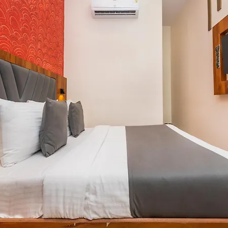Priceless Exhibition Centre Goregaon West 2*