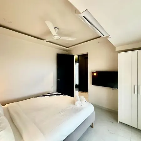 Luxury 2bhk In Khar West Apartment