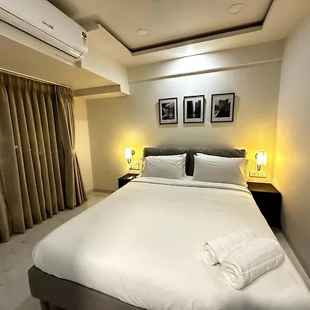 Apartment Luxury 2bhk In Khar West Mumbai