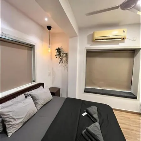 Apartment Cozy & Comfortable 2 Bhk ,carter Rd Bandra *