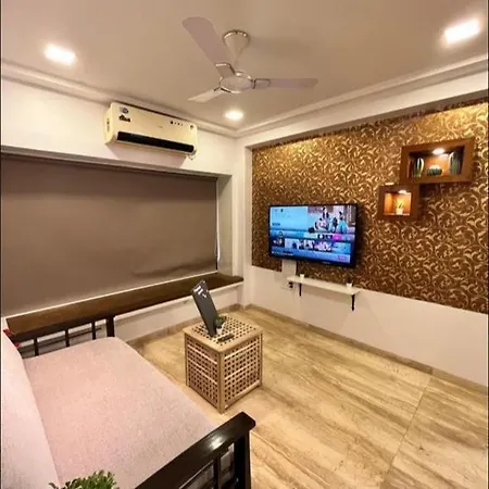 Cozy & Comfortable 2 Bhk ,carter Rd Bandra Apartment Mumbai