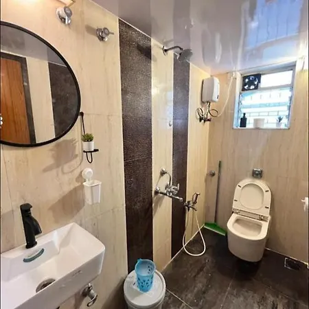 Cozy & Comfortable 2 Bhk ,carter Rd Bandra Apartment Mumbai