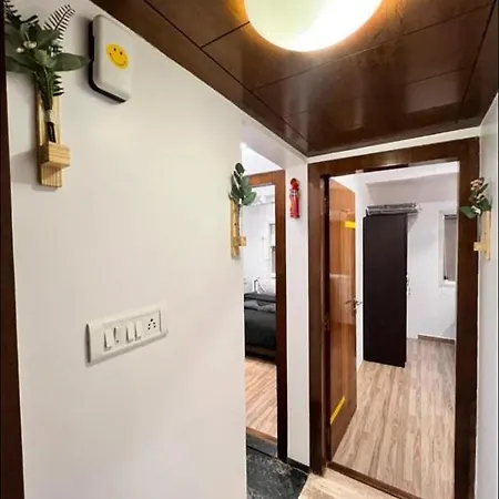 Cozy & Comfortable 2 Bhk ,carter Rd Bandra Mumbai