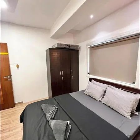 Cozy & Comfortable 2 Bhk ,carter Rd Bandra Apartment *