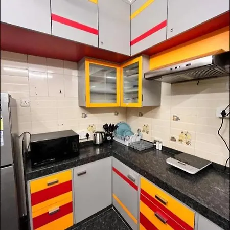 Cozy & Comfortable 2 Bhk ,carter Rd Bandra *