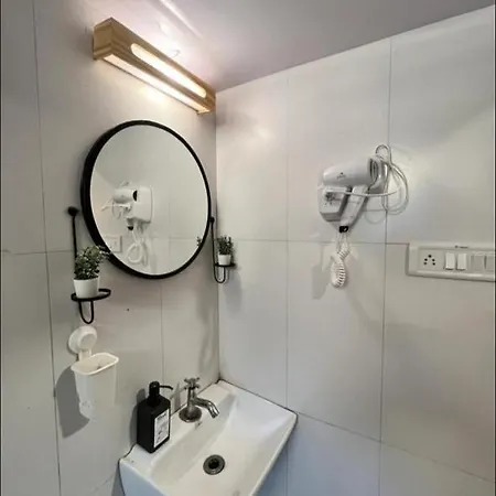 Apartment Cozy & Comfortable 2 Bhk ,carter Rd Bandra *
