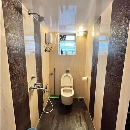 Cozy & Comfortable 2 Bhk ,carter Rd Bandra