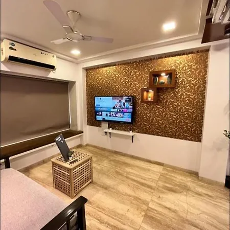 Cozy & Comfortable 2 Bhk ,carter Rd Bandra Mumbai