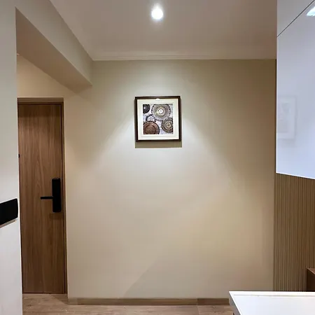 Rudraya Homes - Cozy Premium Serviced Khar - Next To Bandra Mumbai