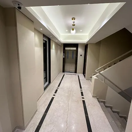 Apartment Rudraya Homes - Cozy Premium Serviced Khar - Next To Bandra Mumbai