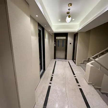 Rudraya Homes - Cozy Premium Serviced Khar - Next To Bandra *