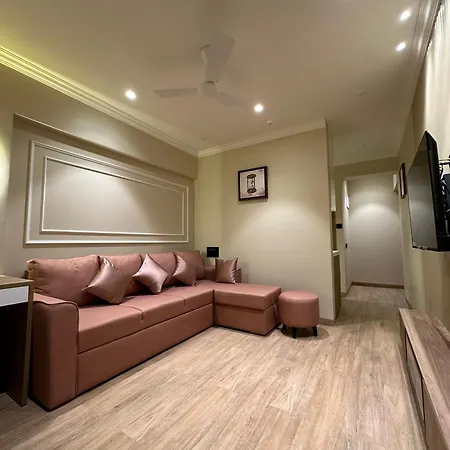 Apartment Rudraya Homes - Cozy Premium Serviced Khar - Next To Bandra *