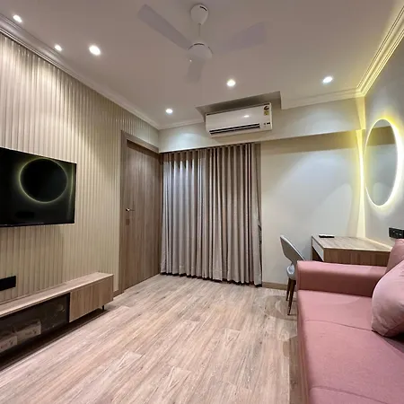 Rudraya Homes - Cozy Premium Serviced Khar - Next To Bandra