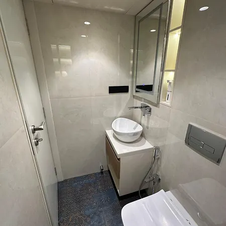 Apartment Rudraya Homes - Cozy Premium Serviced Khar - Next To Bandra Mumbai