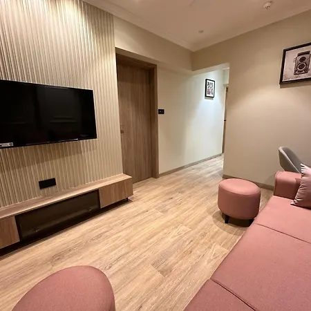 Apartment Rudraya Homes - Cozy Premium Serviced Khar - Next To Bandra Mumbai