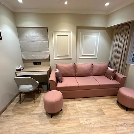 Rudraya Homes - Cozy Premium Serviced Khar - Next To Bandra *