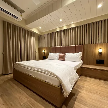 Rudraya Homes - Cozy Premium Serviced Khar - Next To Bandra * Mumbai