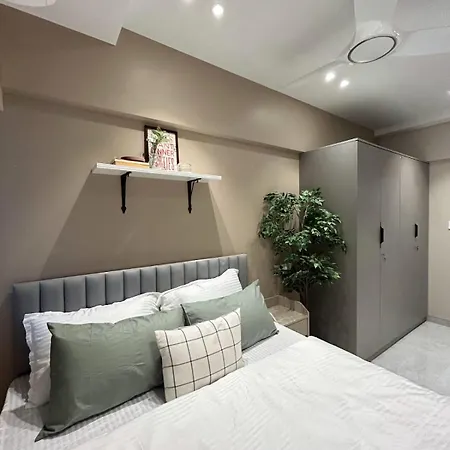 Downtown 3bhk Appt ,mumbai Mahalaxmi Apartment *