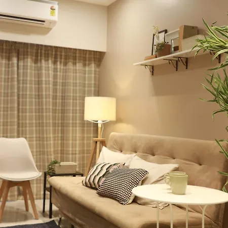 Downtown 3bhk Appt ,mumbai Mahalaxmi *